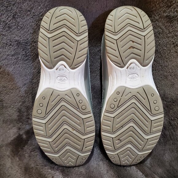 Easy Spirit Traveltime Mule Slip On Clog Mule Silver/Snakeskin Women's 9.5W - Picture 9 of 12